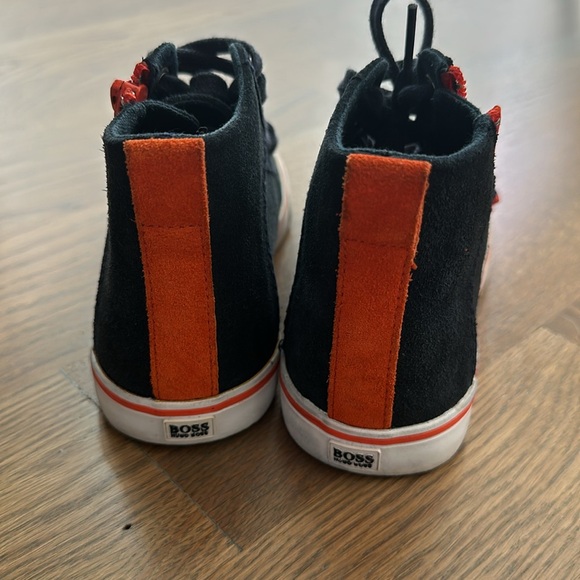 Boys Hugo Boss high top sneakers. Navy and orange suede with zipper. - Picture 2 of 5